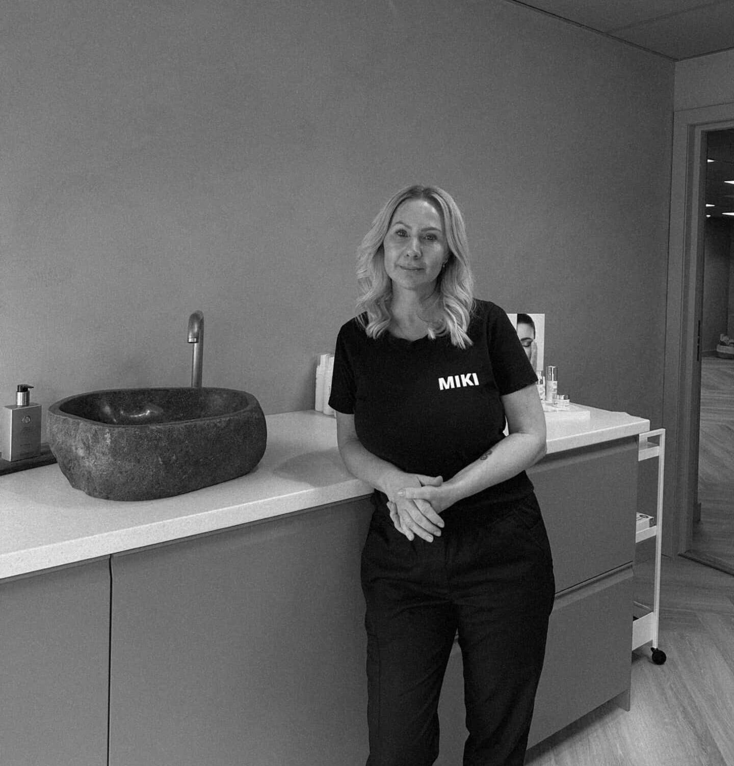 Linda Norström - Legitimerad sjuksköterska och certifierad injektionssköterska. Arbetat med estetiska injektioner sedan 2018.